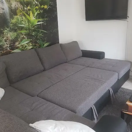 アパート 60m² In Kleiberstrasse ヘンシュテット・ウルツブルク